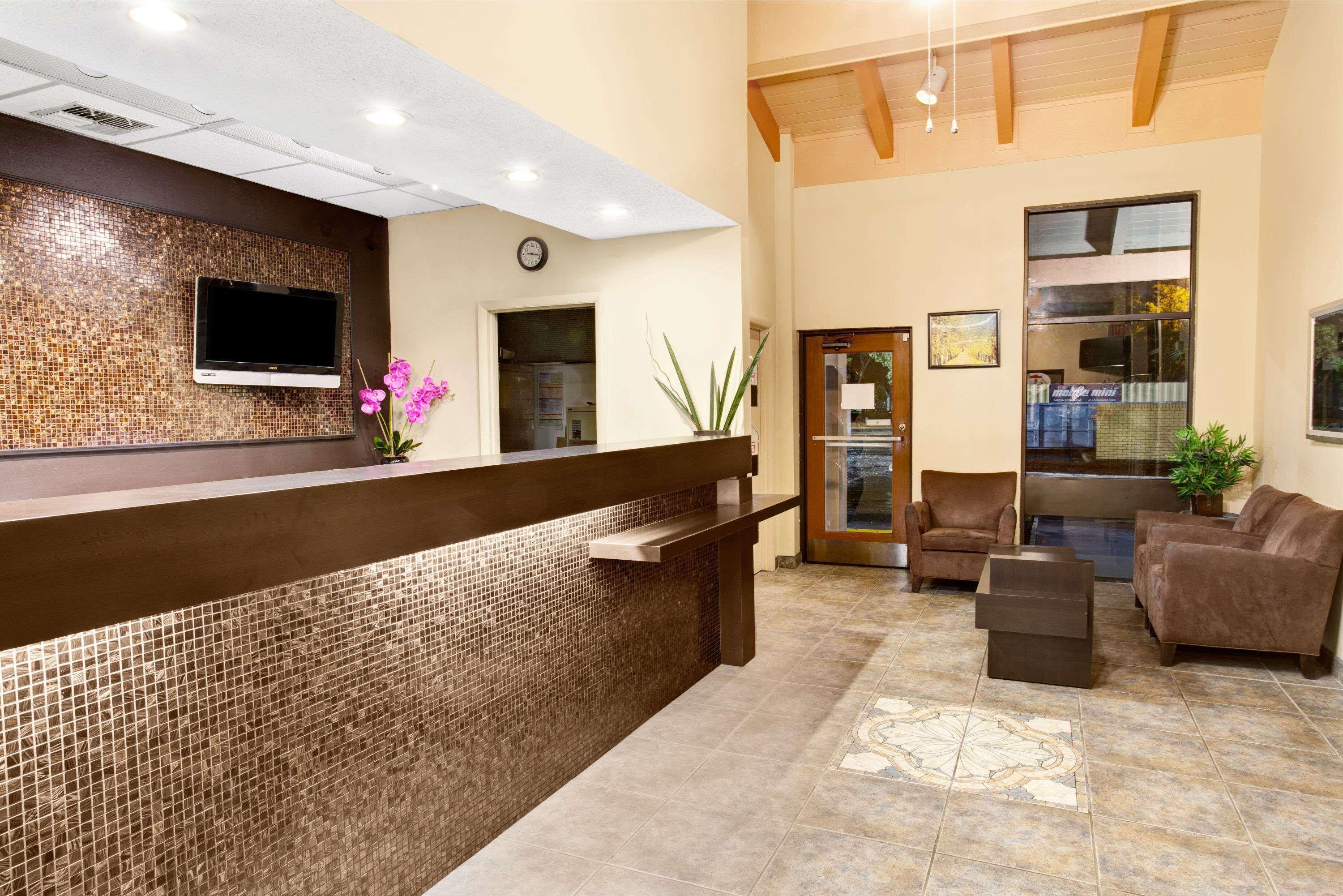 Отель Super 8 By Wyndham Kissimmee/Maingate/Orlando Area Селебрейшн Экстерьер фото
