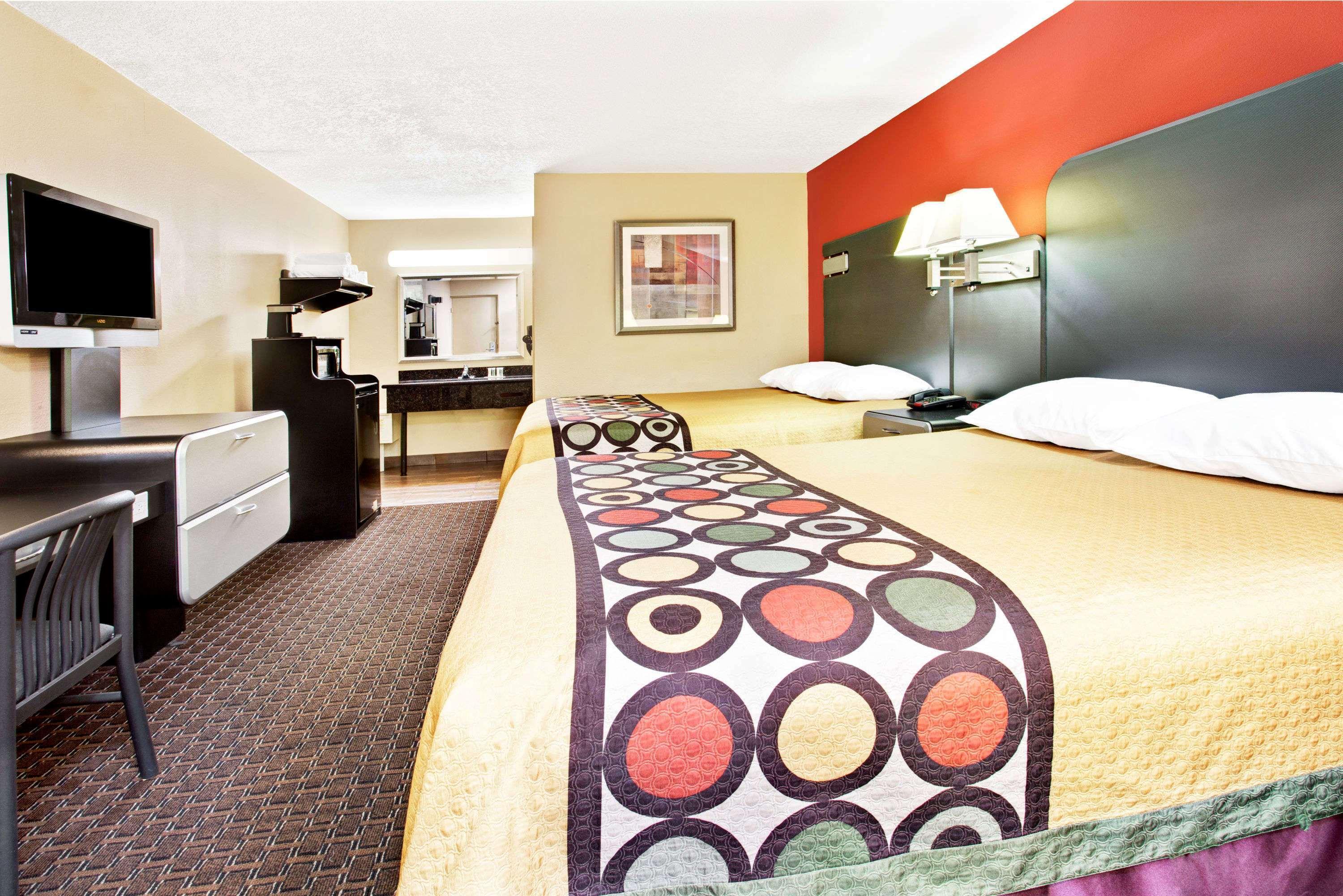 Отель Super 8 By Wyndham Kissimmee/Maingate/Orlando Area Селебрейшн Экстерьер фото