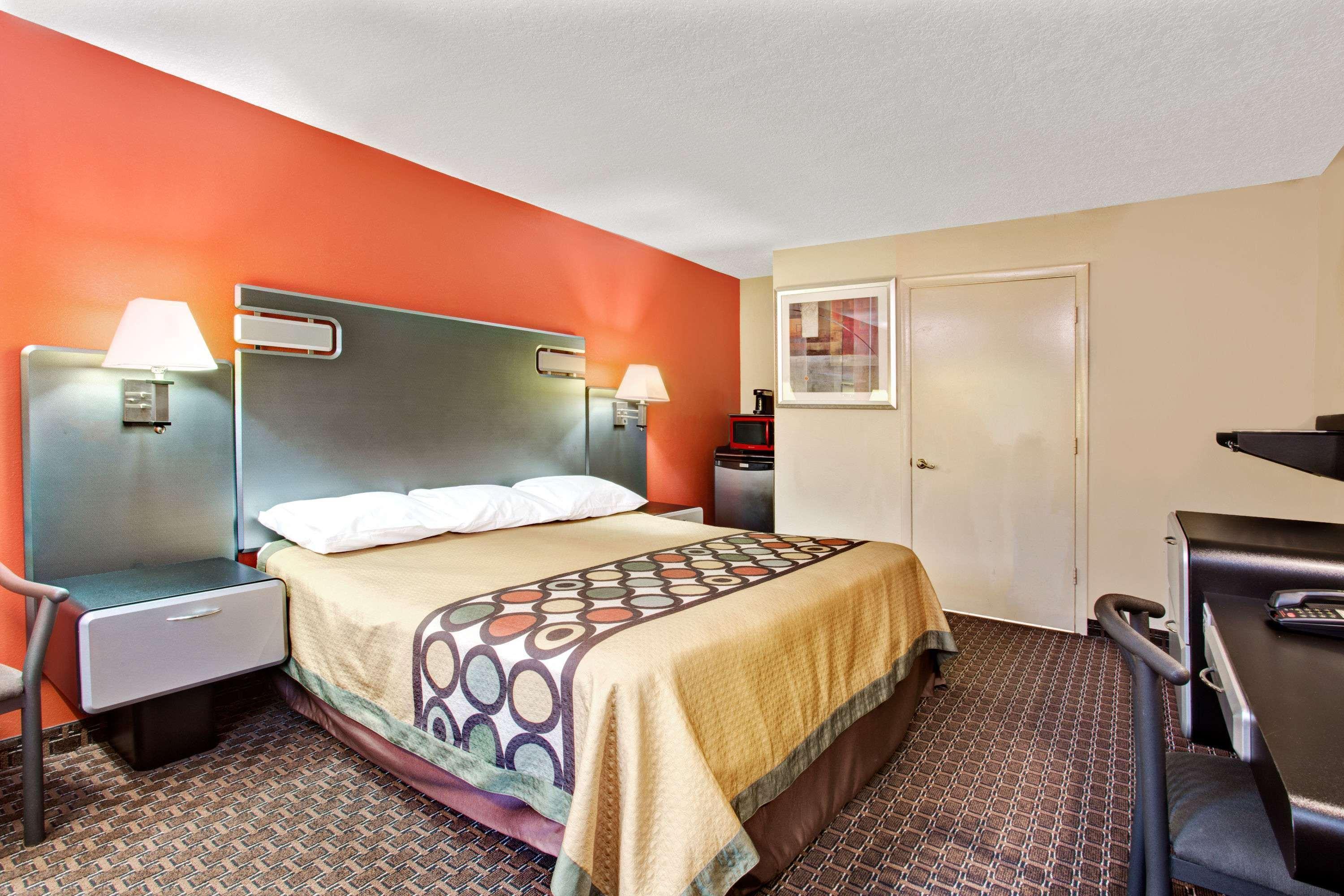 Отель Super 8 By Wyndham Kissimmee/Maingate/Orlando Area Селебрейшн Экстерьер фото