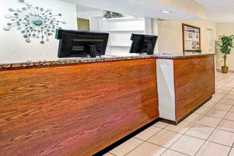 Отель Super 8 By Wyndham Kissimmee/Maingate/Orlando Area Селебрейшн Экстерьер фото