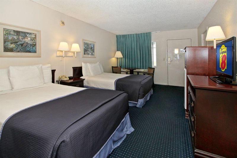 Отель Super 8 By Wyndham Kissimmee/Maingate/Orlando Area Селебрейшн Экстерьер фото