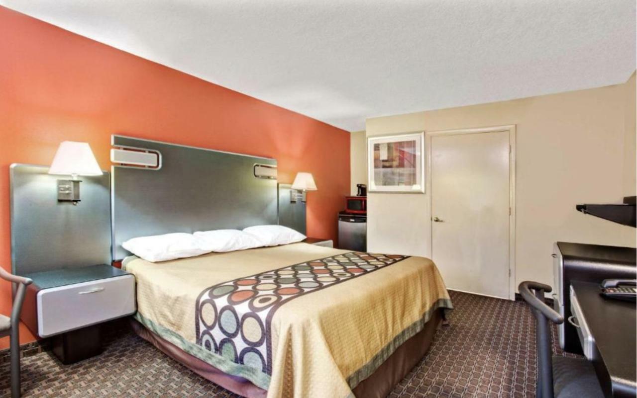 Отель Super 8 By Wyndham Kissimmee/Maingate/Orlando Area Селебрейшн Экстерьер фото